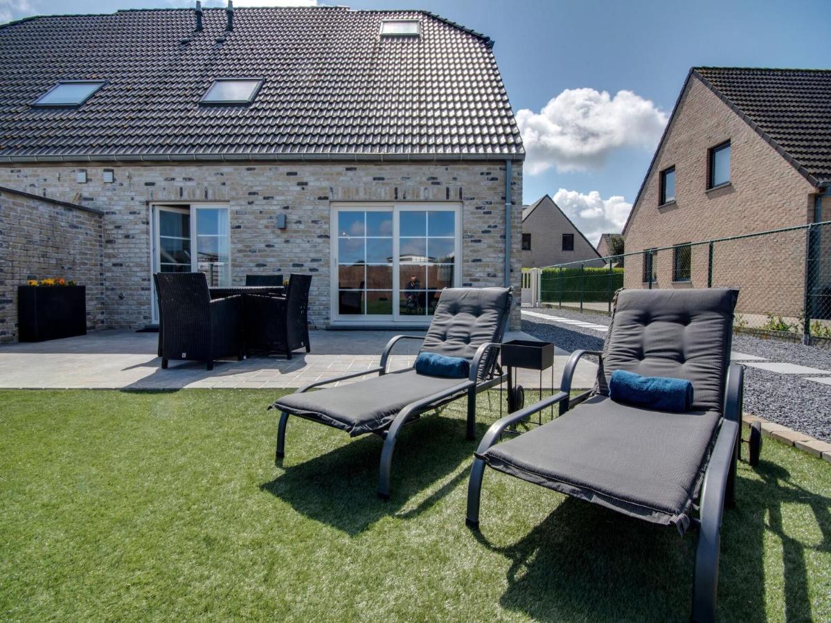 Modern Holiday Home In De Haan With Garden Екстериор снимка